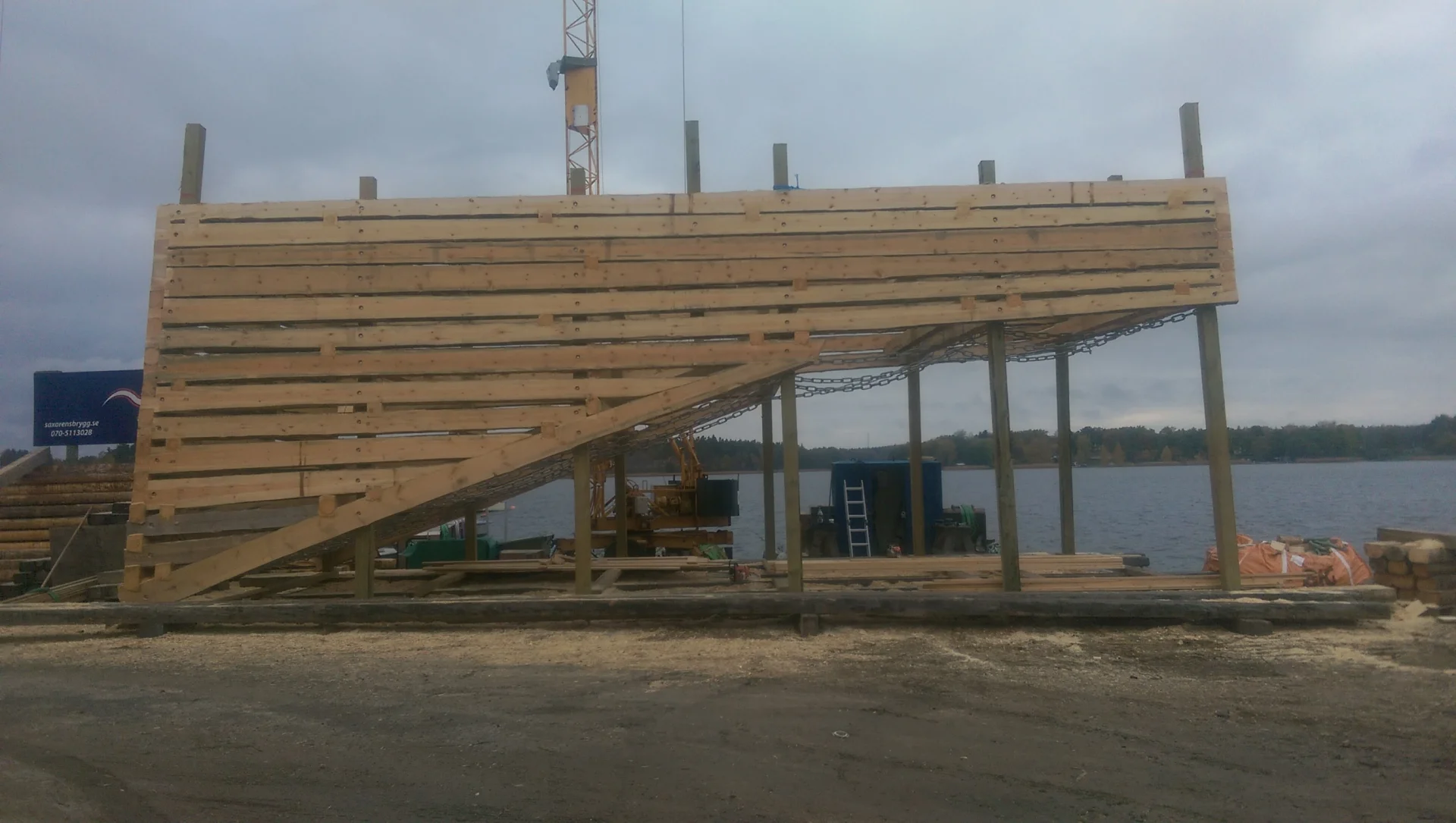 Timrad flytbrygga från Tree Top vid Tynningö