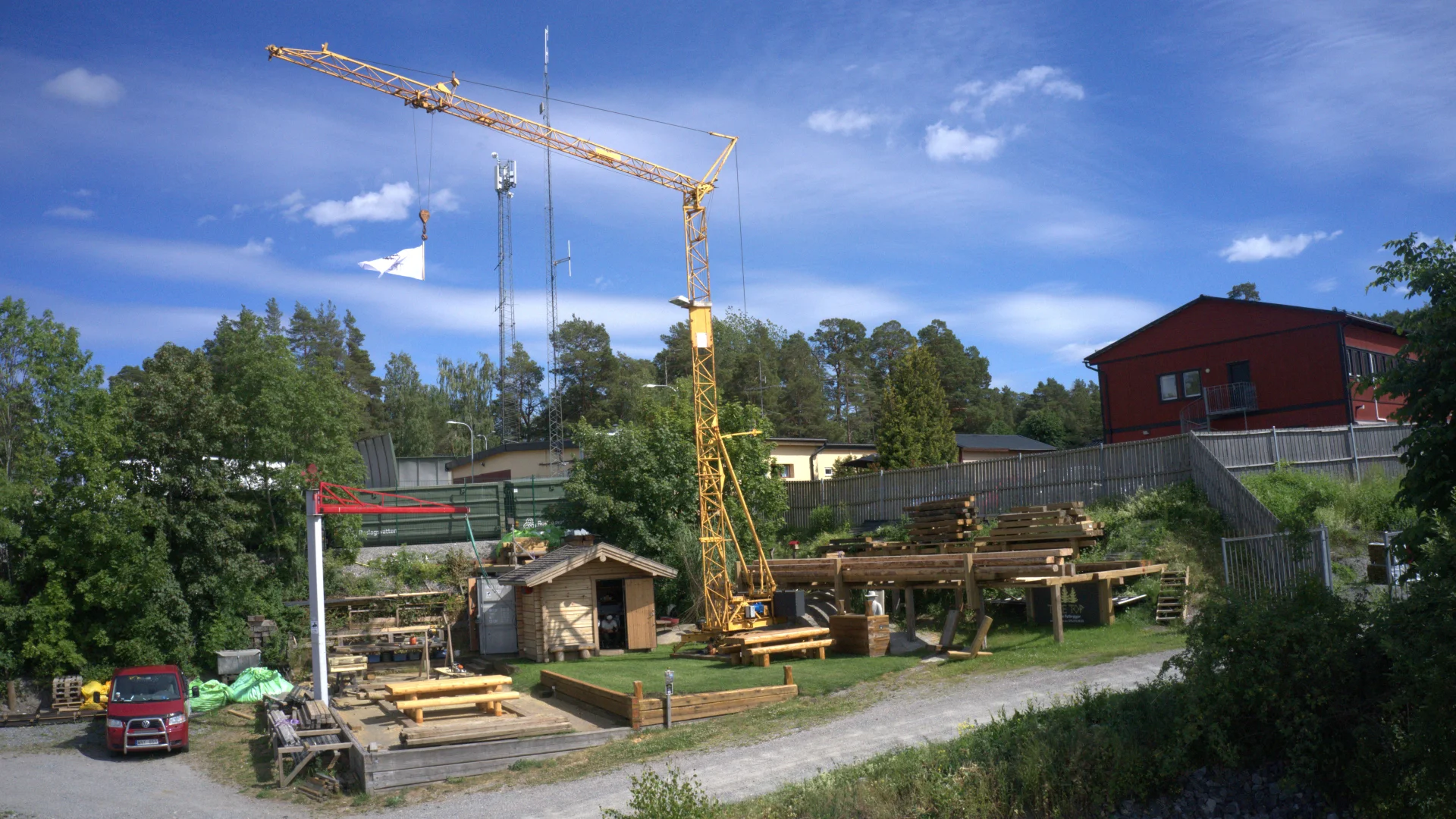 Bord och stolar byggda i timmer